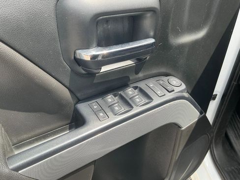 Used 2017 Chevrolet Silverado 2500 LT AWD/4WD image 11