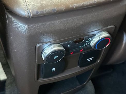 Used 2021 Ford Explorer King Ranch w/ Premium Technology Package image 44