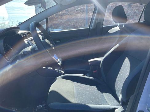 Used 2025 Nissan Versa SV image 25