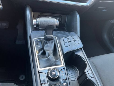 Used 2025 Kia Sportage LX FWD image 39