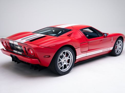 Used 2005 Ford GT image 5