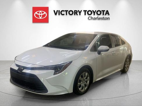 Used 2026 Toyota Corolla LE FWD image 1