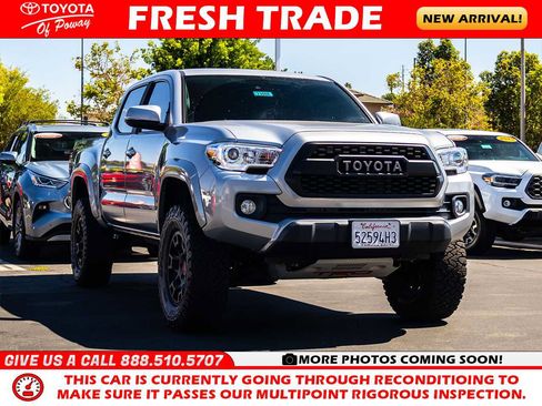 Used 2021 Toyota Tacoma SR5 w/ Technology Package AWD/4WD image 1