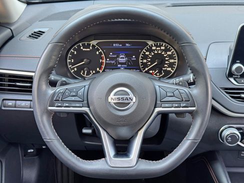 Used 2022 Nissan Altima 2.5 SR w/ Midnight Edition Package FWD image 19