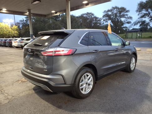 Used 2024 Ford Edge SEL AWD/4WD image 3