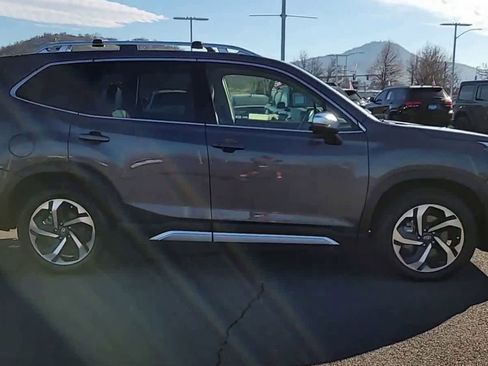 Used 2023 Subaru Forester Touring image 9