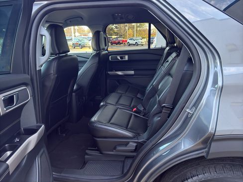 Used 2024 Ford Explorer XLT w/ Equipment Group 202A image 11