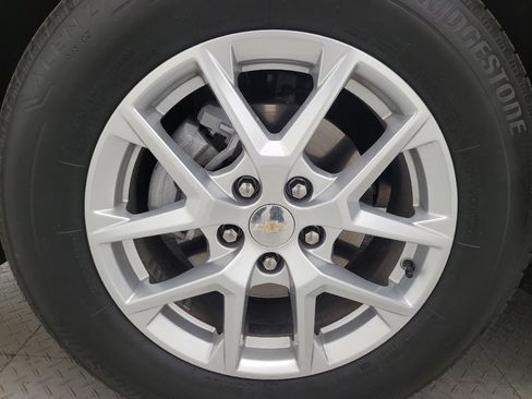 Used 2024 Chevrolet Equinox LT w/ Driver Convenience Package image 31