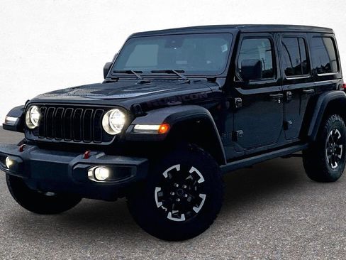 Used 2024 Jeep Wrangler Unlimited Rubicon AWD/4WD image 4