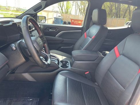 Used 2024 Chevrolet Colorado Z71 w/ Z71 Convenience Package 2 AWD/4WD image 9