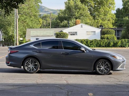 Used 2025 Lexus ES 300h w/ Premium Package FWD image 6