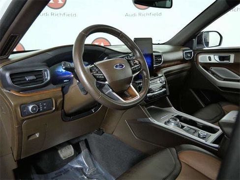 Used 2022 Ford Explorer King Ranch w/ Technology Package image 16