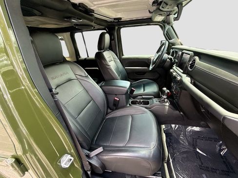 Used 2023 Jeep Wrangler Unlimited Sahara AWD/4WD image 31