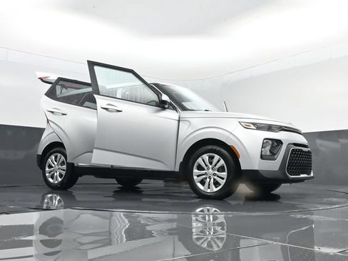 Used 2021 Kia Soul LX FWD image 29