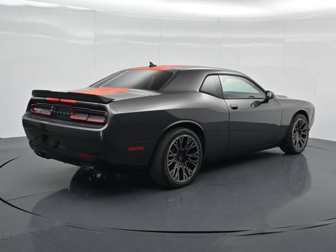 Used 2019 Dodge Challenger SXT w/ Blacktop Package RWD image 7