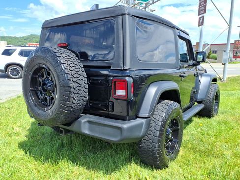 Used 2022 Jeep Wrangler Sport AWD/4WD image 7