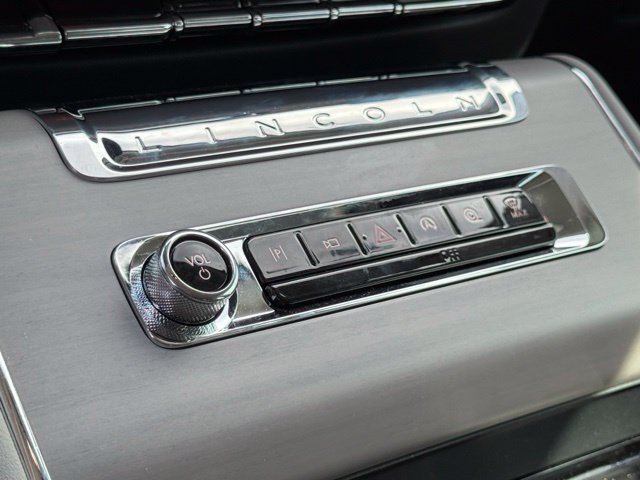 Used 2025 Lincoln Aviator Reserve w/ Equipment Group 201A AWD/4WD image 24