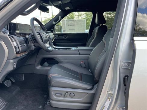 New 2026 Nissan Armada SL w/ Captain's Chari Seat Package image 21