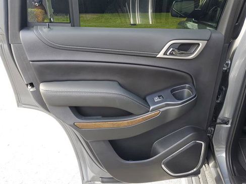 Used 2020 GMC Yukon Denali w/ Denali Premium Package image 15