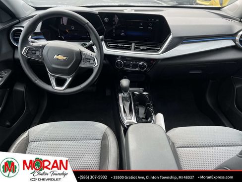 Certified 2024 Chevrolet Trax LT w/ Driver Confidence Package FWD image 14