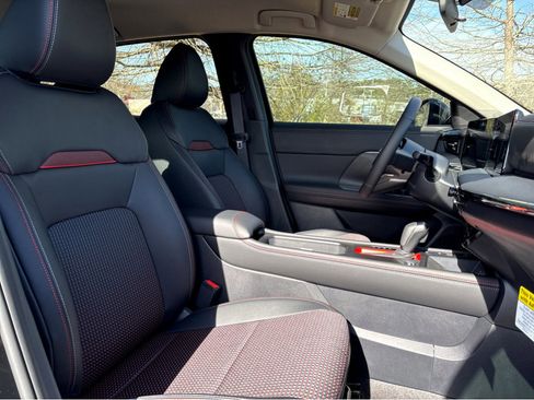 New 2026 Nissan Kicks SR w/ Cold Weather Package FWD image 8