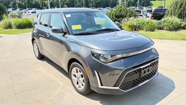 Used 2023 Kia Soul LX w/ Option Group 015 FWD image 1