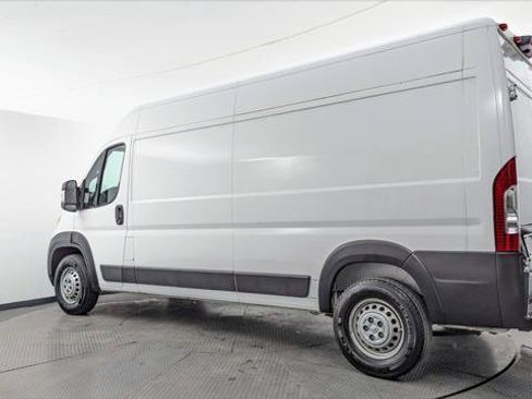 Used 2024 RAM ProMaster 2500 w/ Convenience Group FWD image 6