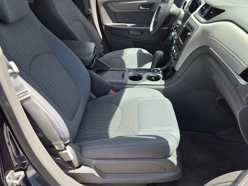 Used 2017 Chevrolet Traverse LS FWD image 17