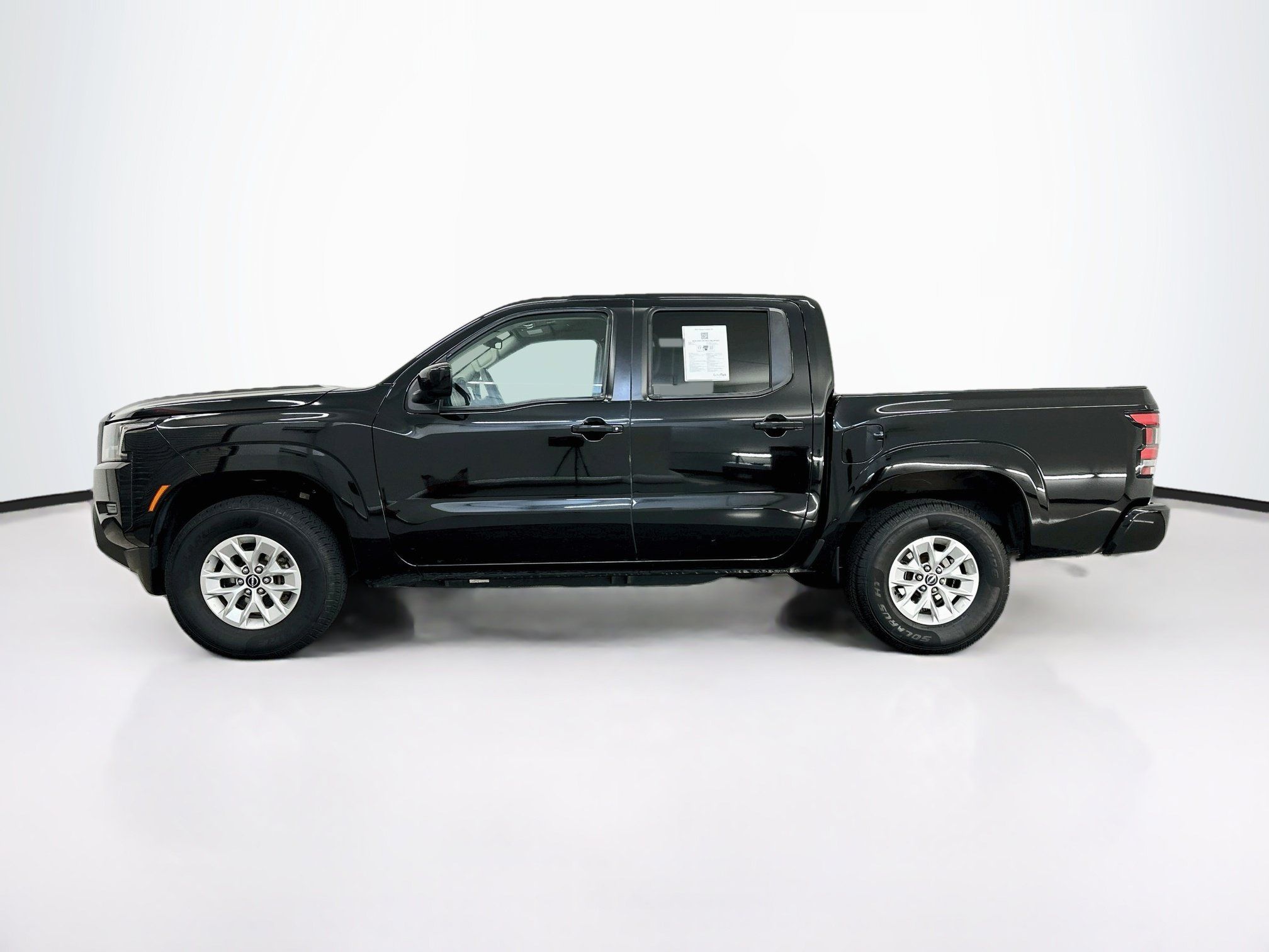 Used 2024 Nissan Frontier SV AWD/4WD image 4