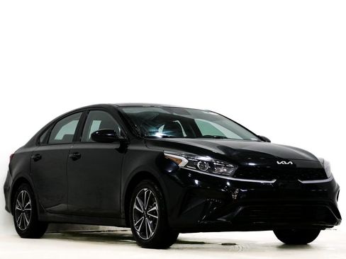 Used 2023 Kia Forte LXS image 1