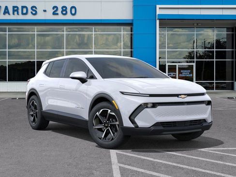 New 2026 Chevrolet Equinox EV LT image 7