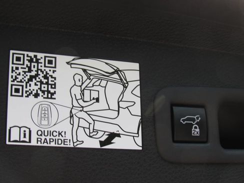 Used 2024 Toyota Sienna XLE FWD image 24