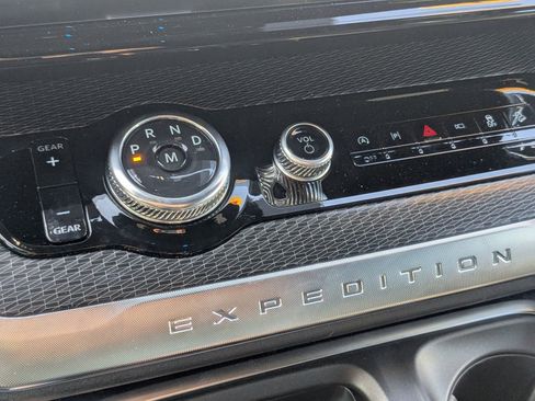 New 2025 Ford Expedition Max Platinum w/ Stealth Performance Package image 25