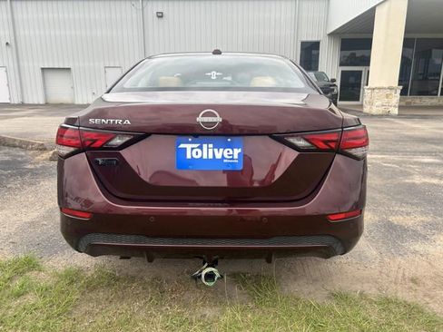 Used 2025 Nissan Sentra SV w/ SV Premium Package FWD image 4