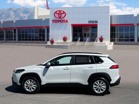 Used 2024 Toyota Corolla Cross LE AWD/4WD image 6