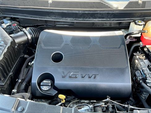 Used 2018 Chevrolet Traverse LT FWD image 31