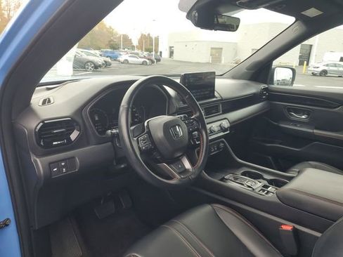 Used 2023 Honda Pilot TrailSport image 18