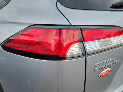 Used 2024 Toyota Corolla Cross LE FWD image 9