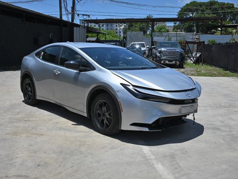 Used 2024 Toyota Prius LE FWD image 1