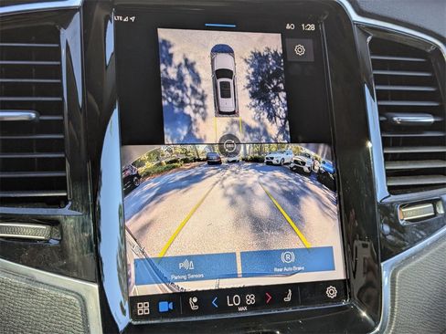 Certified 2025 Volvo XC90 B6 Plus image 23