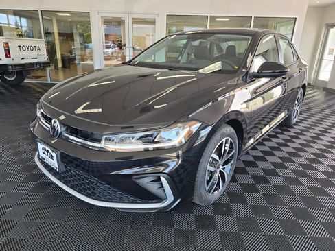New 2026 Volkswagen Jetta SE FWD image 7