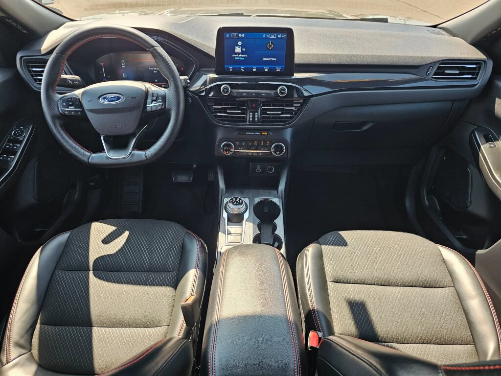 Used 2025 Ford Escape ST-Line Select AWD/4WD image 11