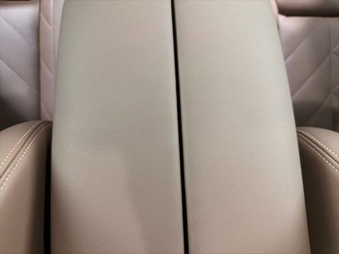 Used 2024 BMW X6 xDrive40i w/ Premium Package image 41