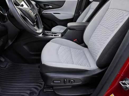 Used 2019 Chevrolet Equinox LT FWD image 15