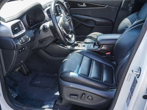 Used 2020 Kia Sorento EX image 18