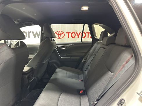 Used 2025 Toyota RAV4 SE image 17