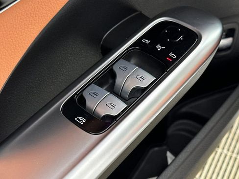 Certified 2025 Mercedes-Benz C 300 4MATIC Sedan image 14