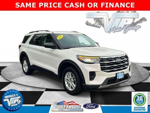 Used 2026 Ford Explorer Active AWD/4WD image 1