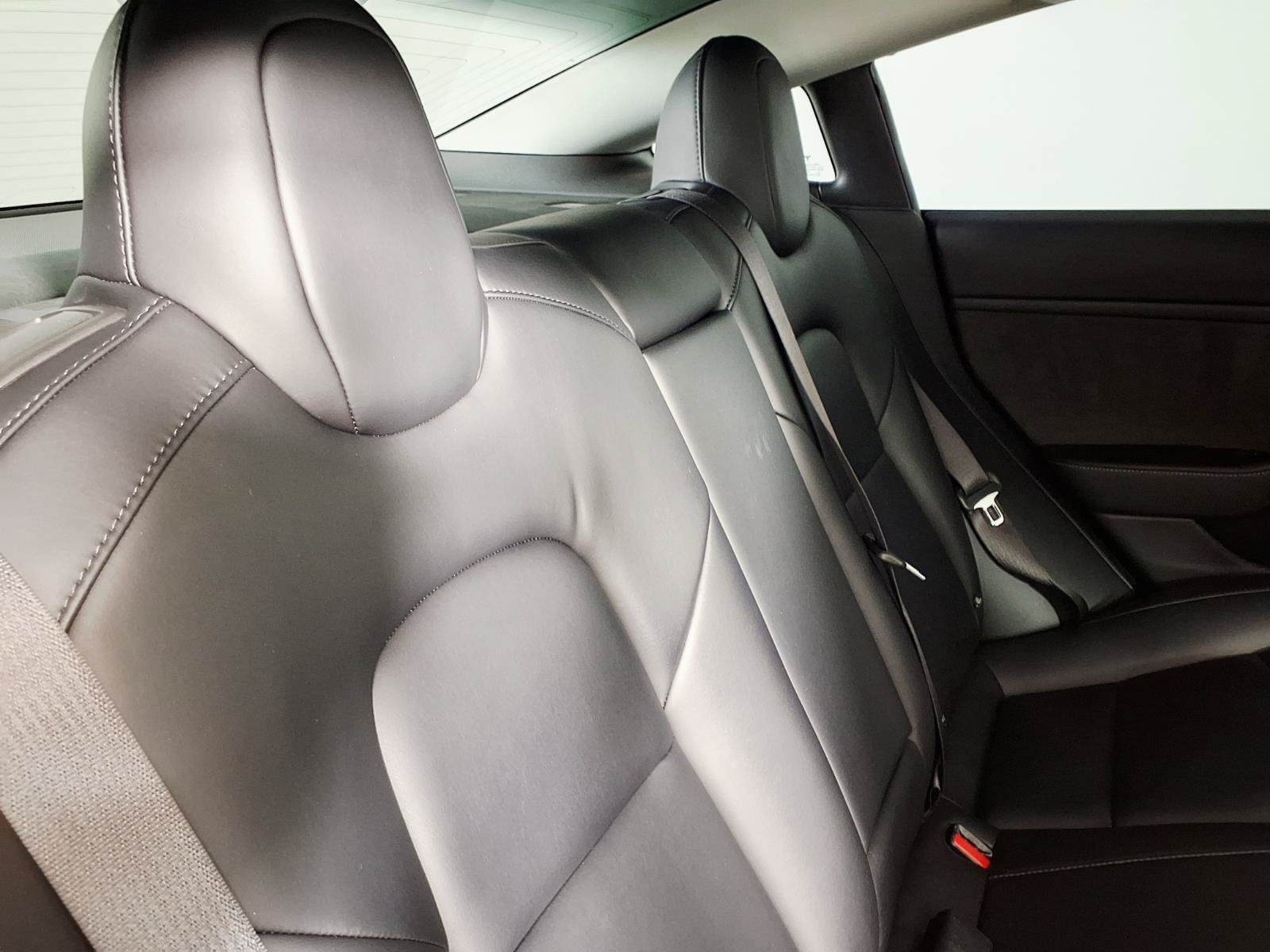 Used 2018 Tesla Model 3 RWD image 12