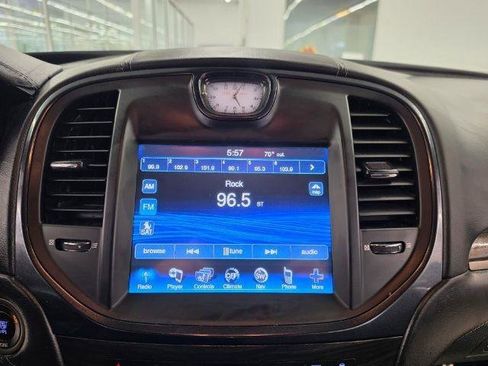 Used 2013 Chrysler 300 C RWD image 15